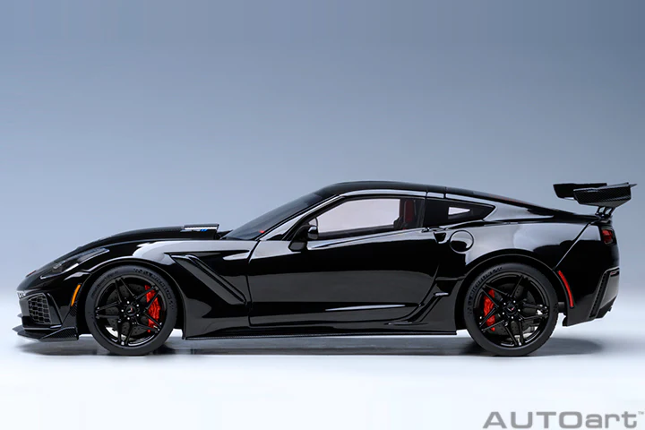 AUTOart Chevy Corvette ZR1 Gloss Black 1:18 - Image 3