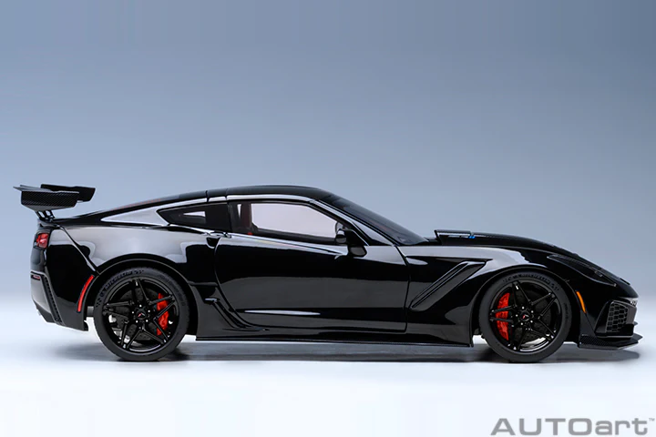 AUTOart Chevy Corvette ZR1 Gloss Black 1:18 - Image 4
