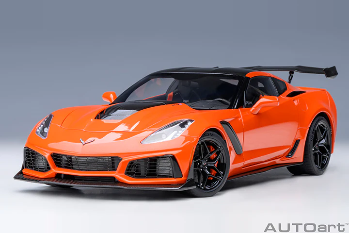 AUTOart Chevy Corvette ZR1 Sebring Orange Tintcoat 1:18 - Image 13