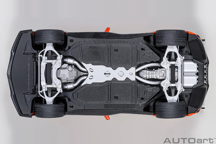 AUTOart Chevy Corvette ZR1 Sebring Orange Tintcoat 1:18 - Image 7