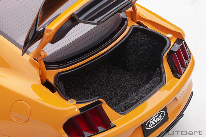 AUTOart Ford Shelby Mustang GT350-R Fury Orange 1:18 - Image 11