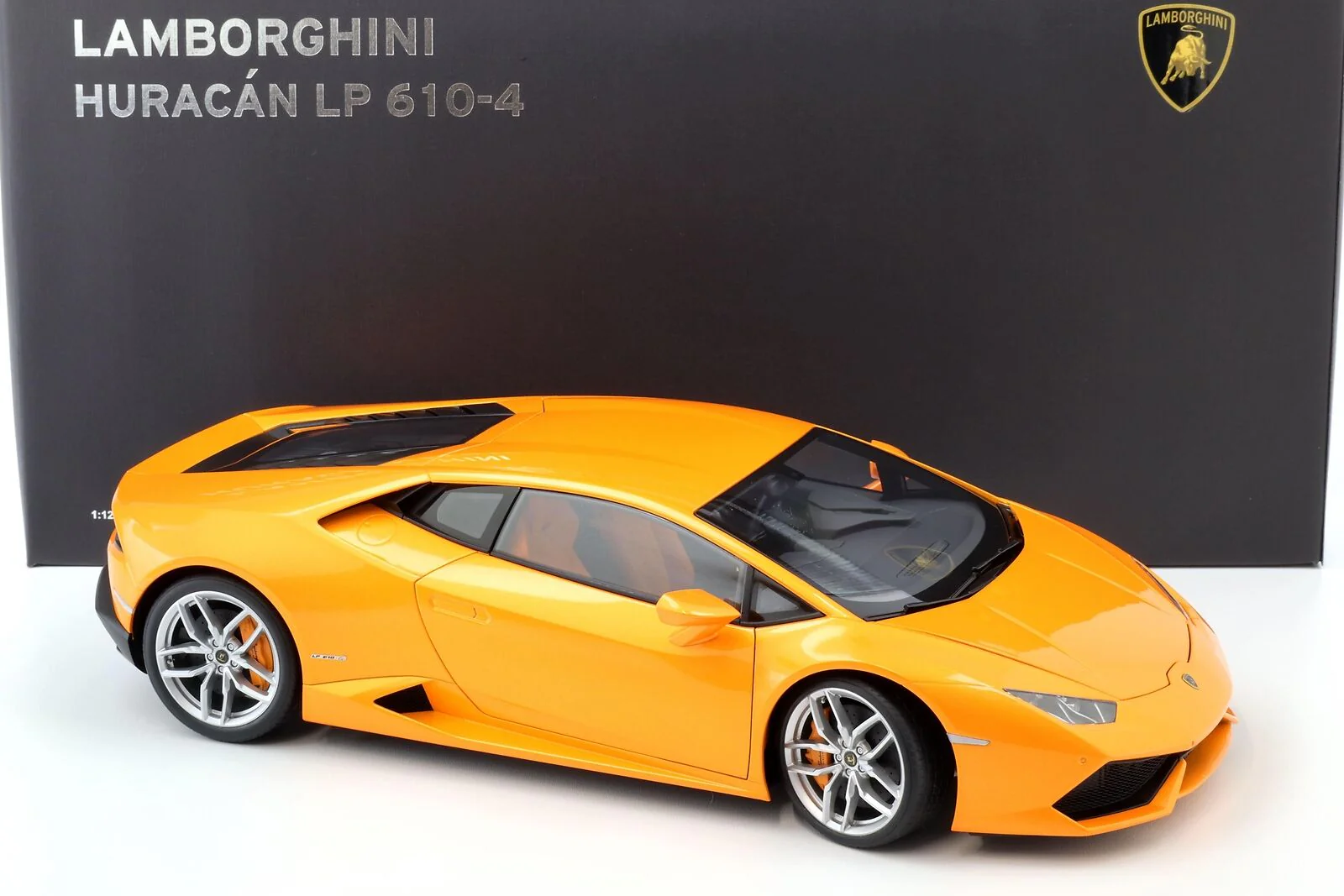 AUTOart Lamborghini Huracan LP610-4 Arancio Borealis 4-Layer (Pearl Orange Metallic) 1:12 - Image 18