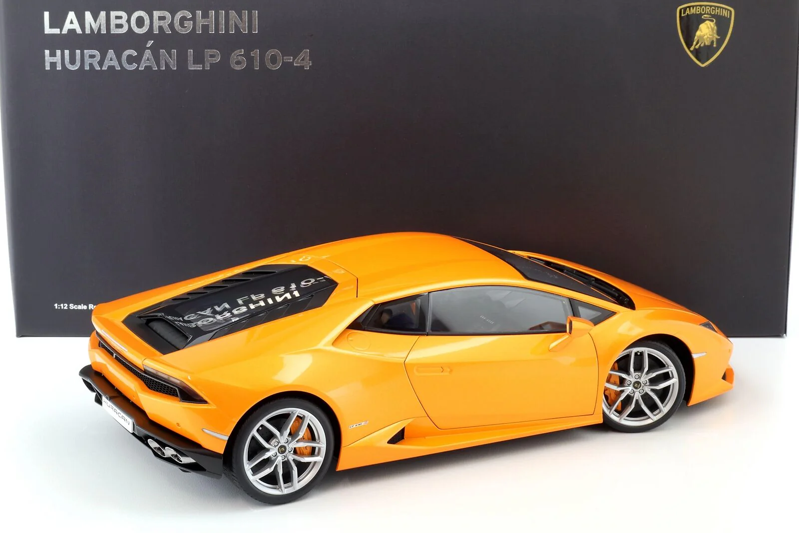 AUTOart Lamborghini Huracan LP610-4 Arancio Borealis 4-Layer (Pearl Orange Metallic) 1:12 - Image 19