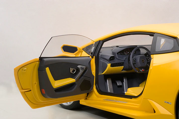 AUTOart Lamborghini Huracan LP610-4 Giallo Horus (Matte Yellow) 1:12 - Image 9