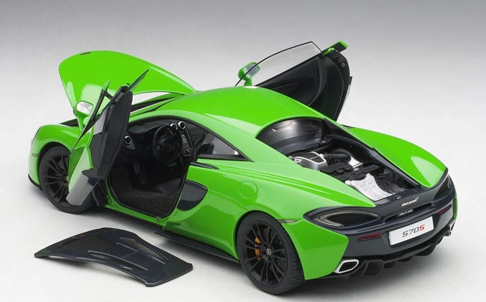 AUTOart Mclaren 570S Coupe Mantis Green w/ Black Wheels 1:18 - Image 9