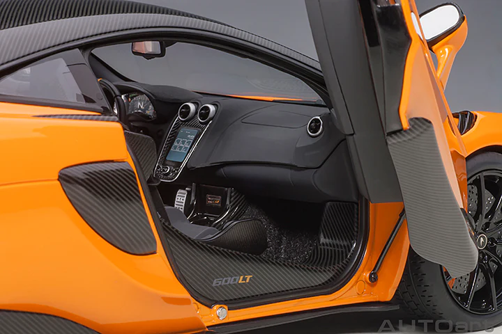 AUTOart Mclaren 600LT Coupe Myan Orange 1:18 - Image 10