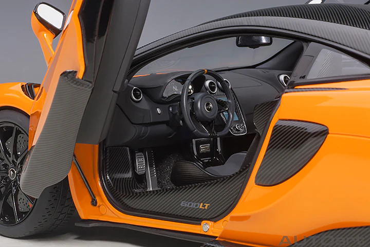AUTOart Mclaren 600LT Coupe Myan Orange 1:18 - Image 9