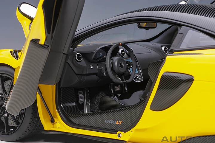 AUTOart Mclaren 600LT Coupe Sicilian Yellow 1:18 - Image 9