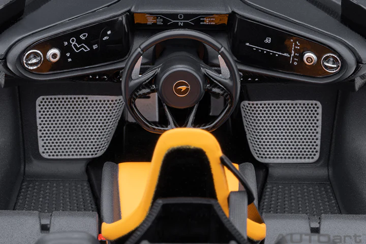 AUTOart Mclaren Speedtail Supernova Silver 1:18 - Image 20