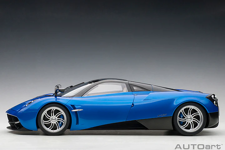 AUTOart Pagani Huayra Blue Metallic w/ Silver Wheels 1:12 - Image 3