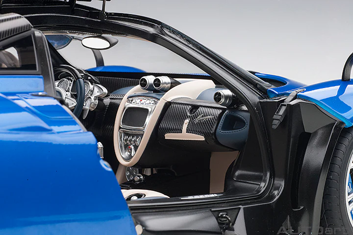 AUTOart Pagani Huayra Blue Metallic w/ Silver Wheels 1:12 - Image 8