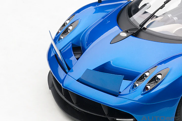 AUTOart Pagani Huayra Blue Metallic w/ Silver Wheels 1:12 - Image 9
