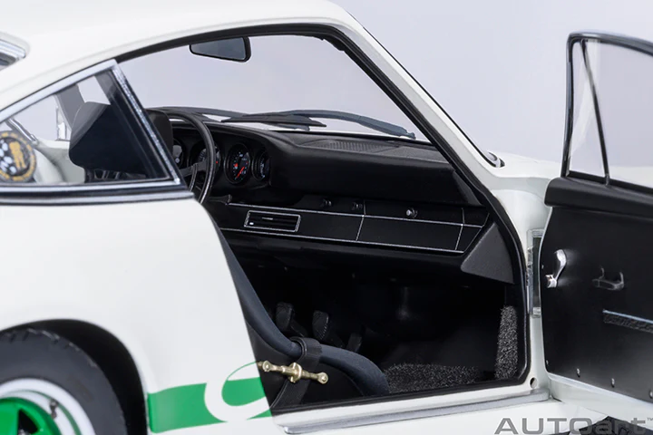 AUTOart Porsche 911 Carrera 2.7 RS Grand Prix White w/ Green Deco and Wheels 1:18 - Image 10