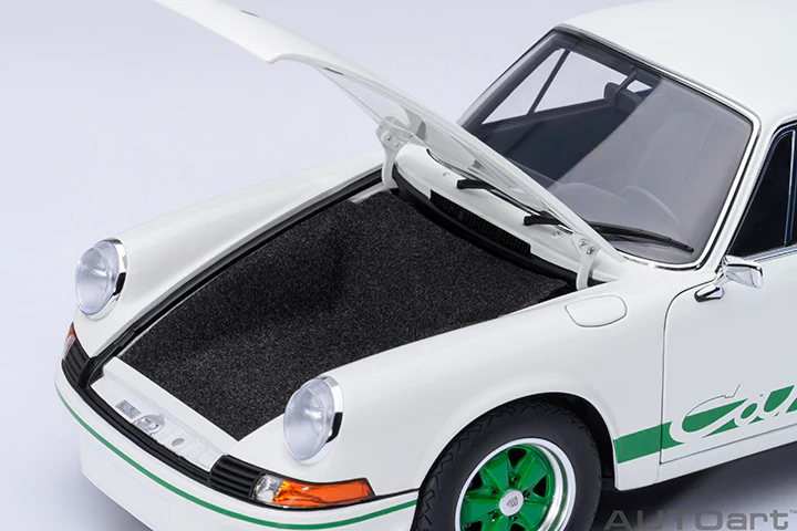 AUTOart Porsche 911 Carrera 2.7 RS Grand Prix White w/ Green Deco and Wheels 1:18 - Image 11