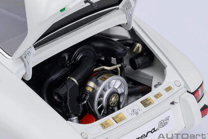 AUTOart Porsche 911 Carrera 2.7 RS Grand Prix White w/ Green Deco and Wheels 1:18 - Image 14
