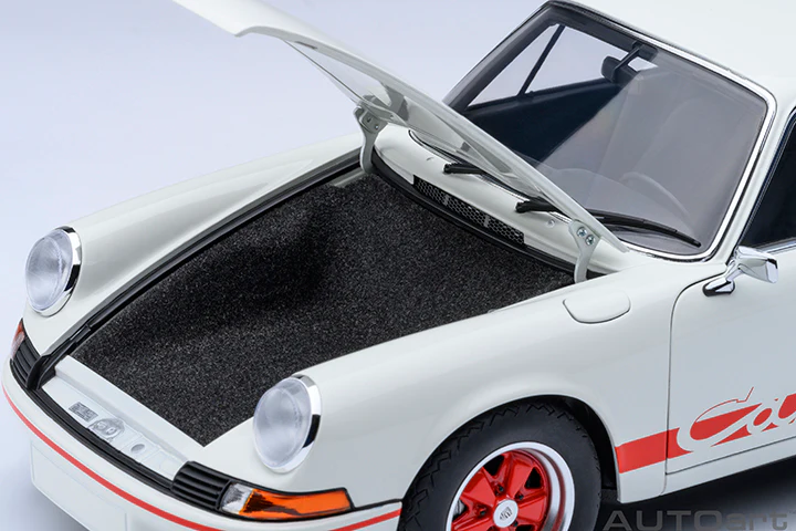 AUTOart Porsche 911 Carrera 2.7 RS Grand Prix White w/ Red Deco and Wheels 1:18 - Image 11