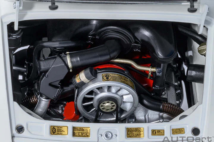 AUTOart Porsche 911 Carrera 2.7 RS Grand Prix White w/ Red Deco and Wheels 1:18 - Image 13