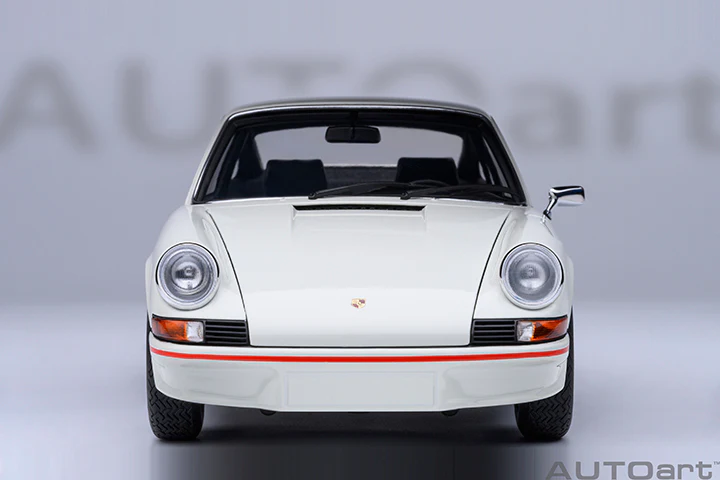 AUTOart Porsche 911 Carrera 2.7 RS Grand Prix White w/ Red Deco and Wheels 1:18 - Image 5