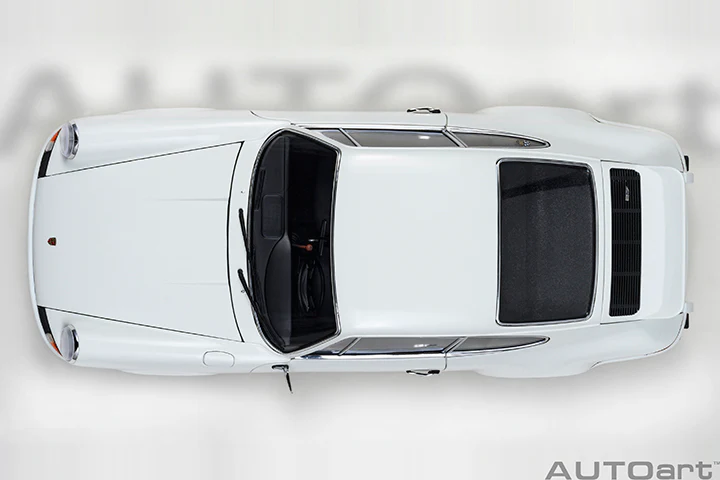 AUTOart Porsche 911 Carrera 2.7 RS Grand Prix White w/ Red Deco and Wheels 1:18 - Image 7