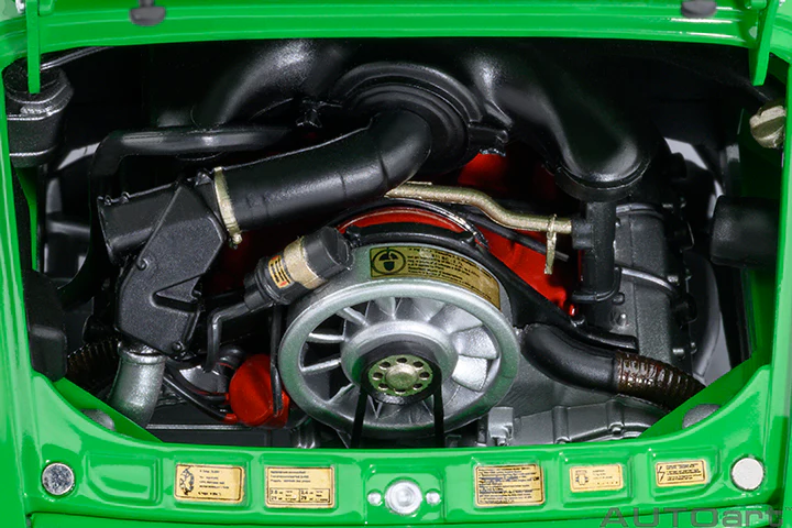 AUTOart Porsche 911 Carrera 2.7 RS Viper Green w/ Black Deco and Wheels 1:18 - Image 13