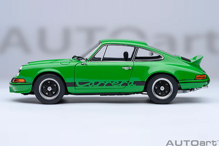 AUTOart Porsche 911 Carrera 2.7 RS Viper Green w/ Black Deco and Wheels 1:18 - Image 3