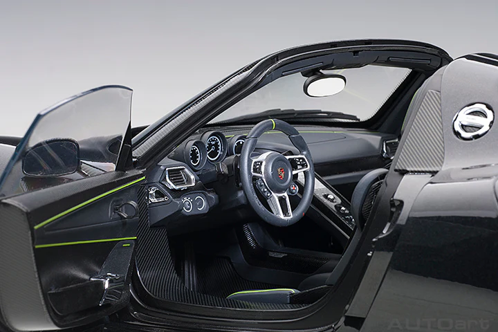 AUTOart Porsche 918 Spyder Weissach Package, Basaltschwarzmetallic (Black Metallic) 1:12 - Image 11