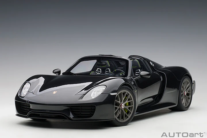 AUTOart Porsche 918 Spyder Weissach Package, Basaltschwarzmetallic (Black Metallic) 1:12 - Image 18