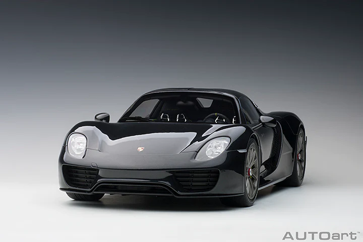 AUTOart Porsche 918 Spyder Weissach Package, Basaltschwarzmetallic (Black Metallic) 1:12 - Image 20