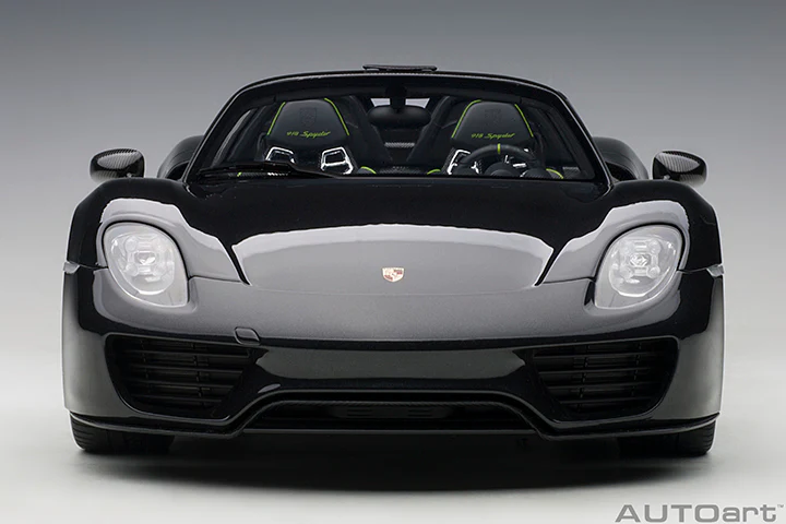 AUTOart Porsche 918 Spyder Weissach Package, Basaltschwarzmetallic (Black Metallic) 1:12 - Image 7