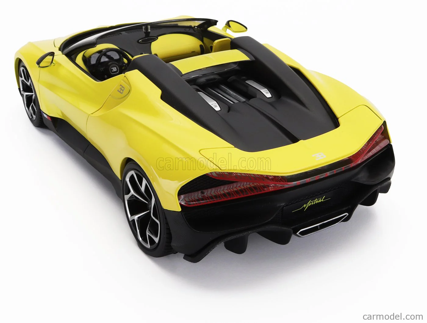 Bburago 2023 Bugatti W16 Mistral Yellow 1:18 - Image 10