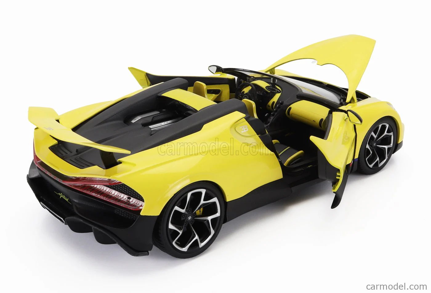 Bburago 2023 Bugatti W16 Mistral Yellow 1:18 - Image 4