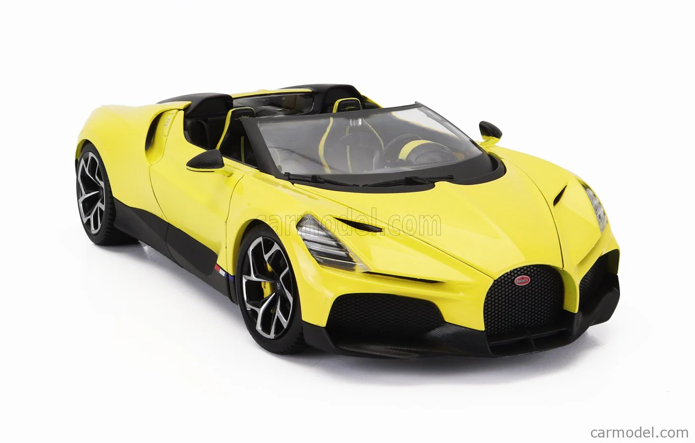 Bburago 2023 Bugatti W16 Mistral Yellow 1:18 - Image 8