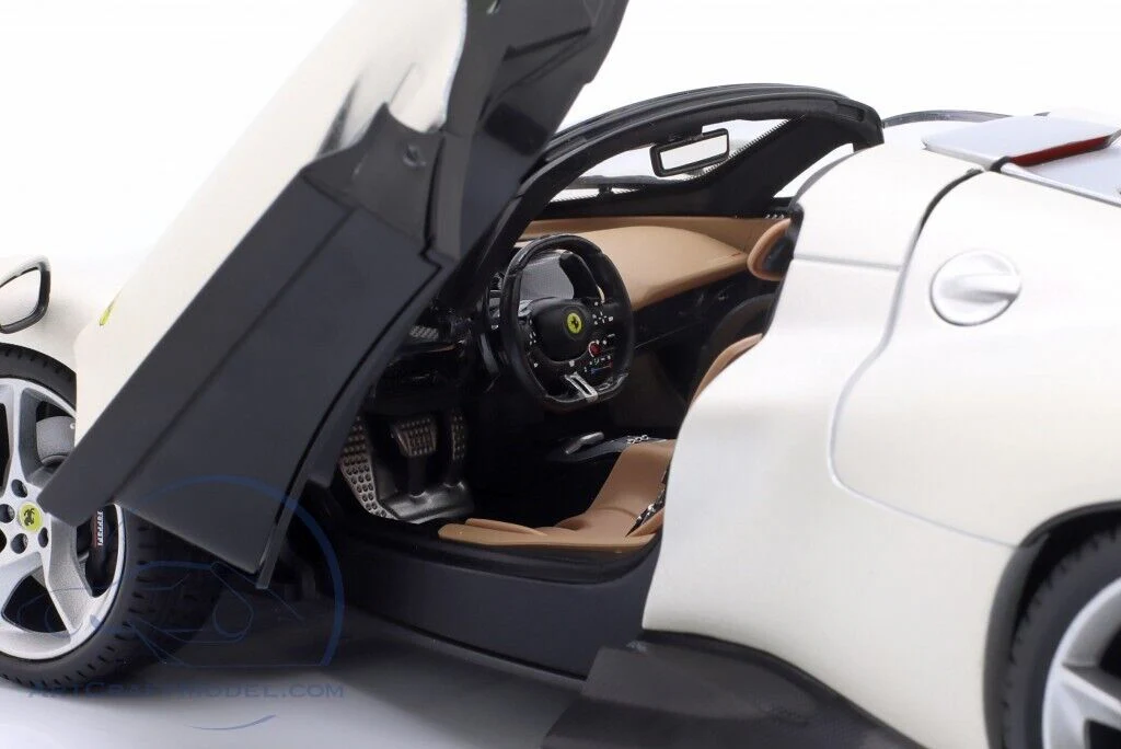 Bburago 2022 Ferrari Daytona SP3 White w/ Black Accents 1:18 - Image 7