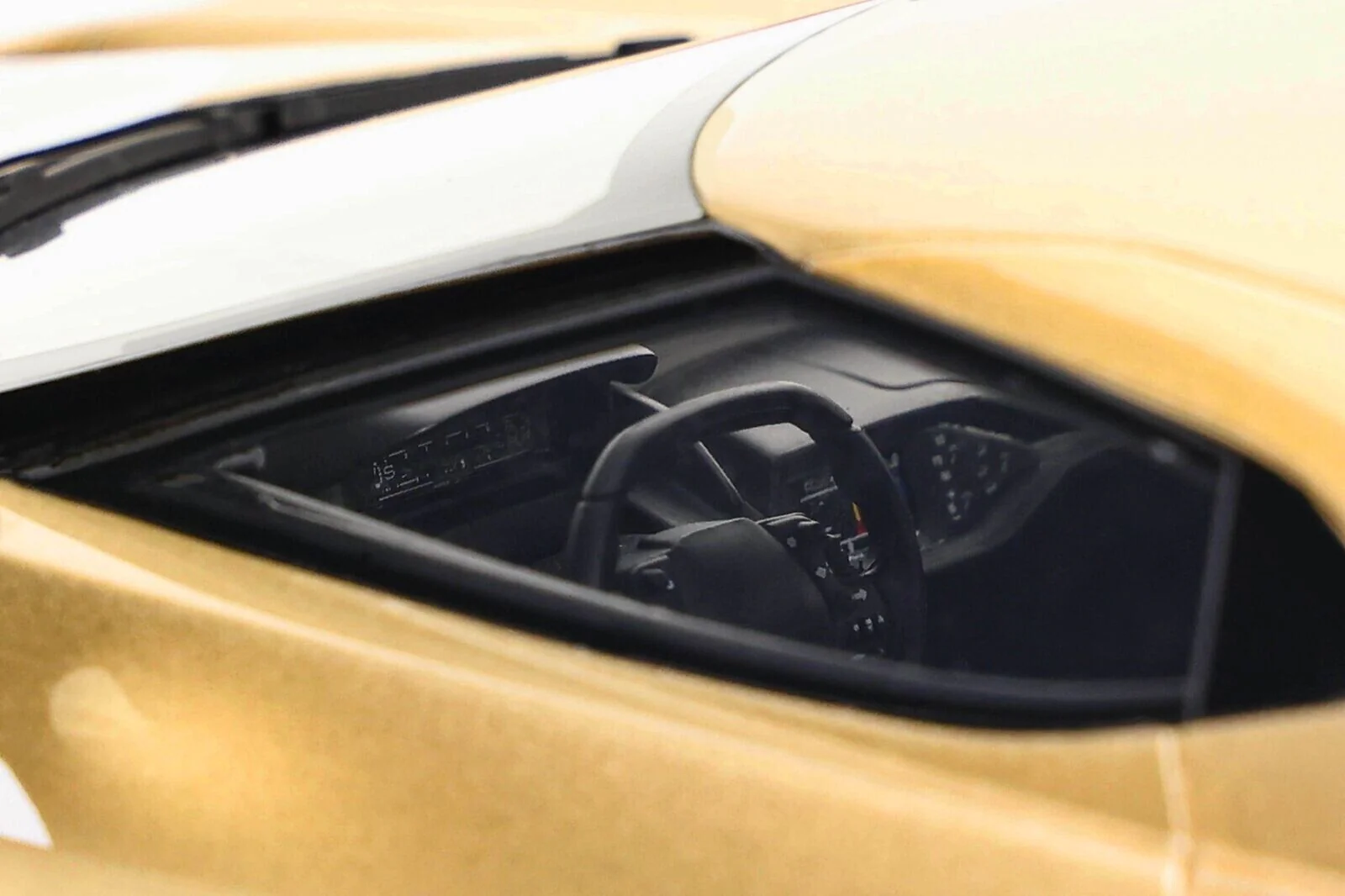 GT Spirit 2022 Ford GT Heritage Edition No 5 Holman Moody Gold 1:18 RESIN - Image 10