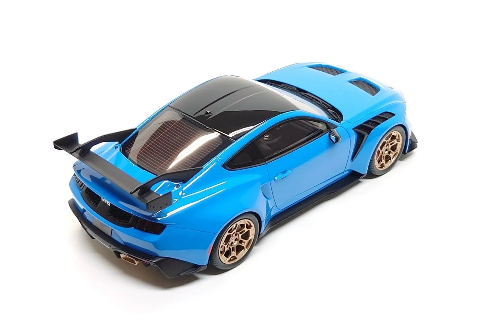 GT Spirit 2024 Ford Mustang GTD Coupe Grabber Blue 1:18 - Image 11