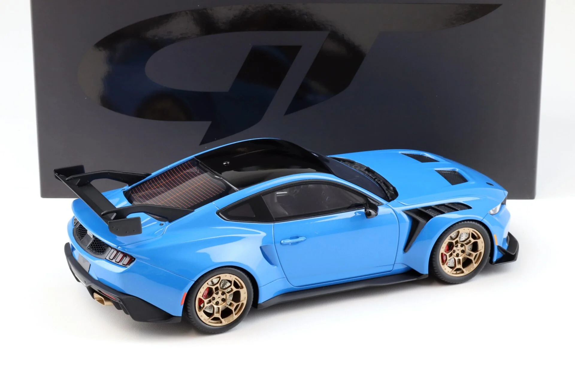 GT Spirit 2024 Ford Mustang GTD Coupe Grabber Blue 1:18 - Image 3