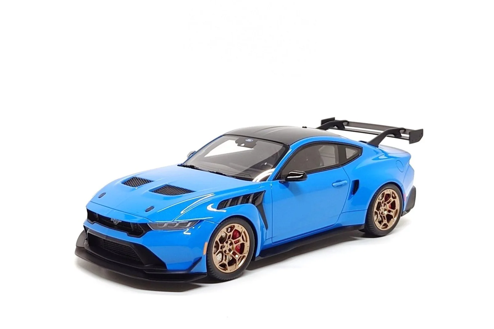 GT Spirit 2024 Ford Mustang GTD Coupe Grabber Blue 1:18 - Image 5