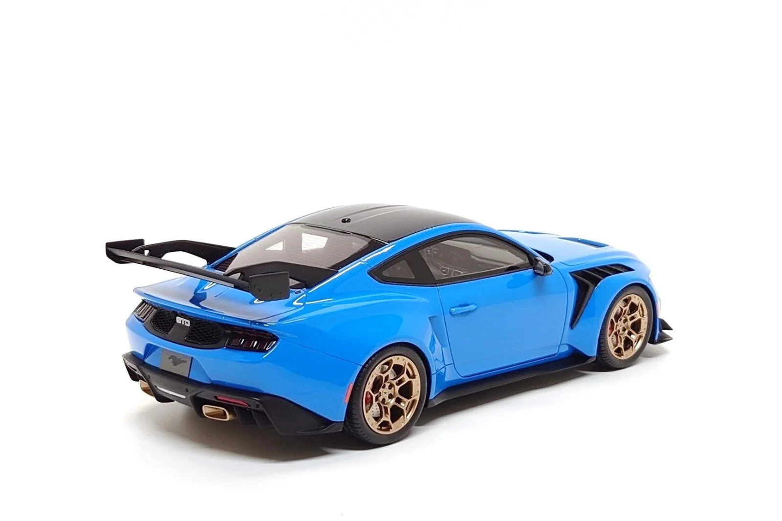 GT Spirit 2024 Ford Mustang GTD Coupe Grabber Blue 1:18 - Image 6
