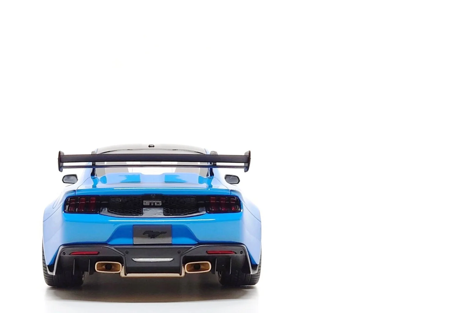 GT Spirit 2024 Ford Mustang GTD Coupe Grabber Blue 1:18 - Image 9