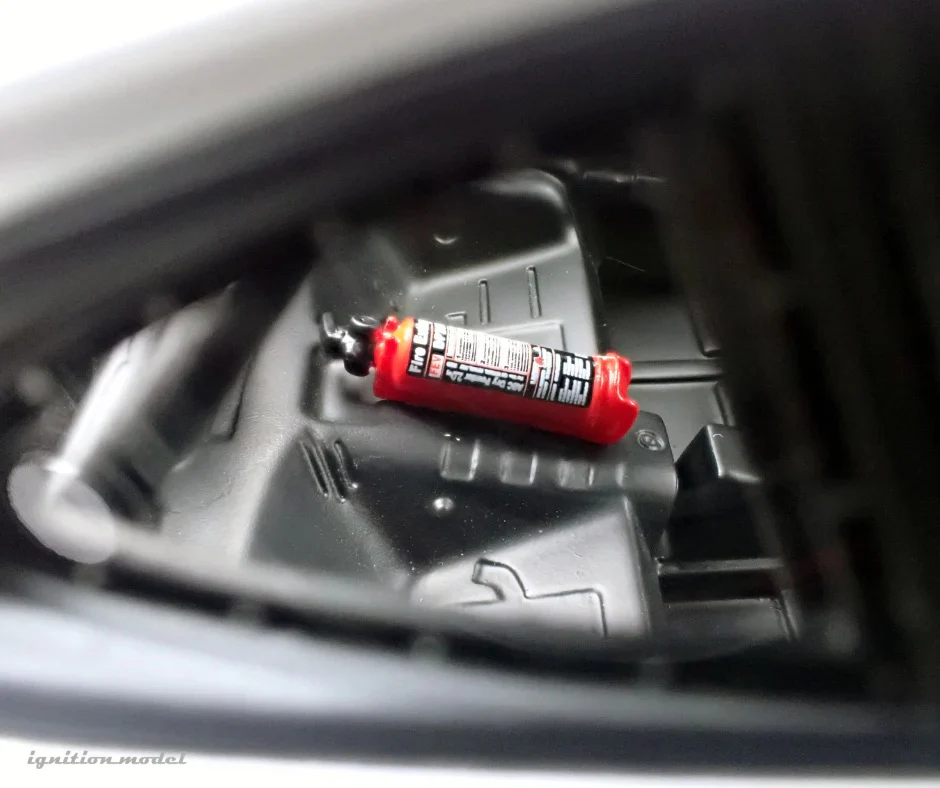 Ignition-Model Porsche 911 RWB 930 Matte White w/ Work S1 Wheels 1:18 - Image 14