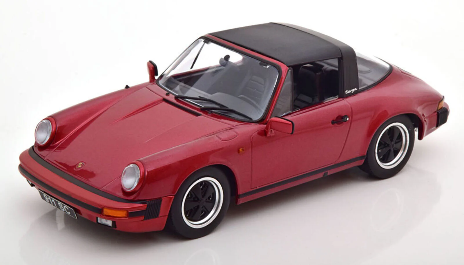 KK Scale 1983 Porsche 911 SC Targa w/ Removable Roof G Series Wine Red 1:18 - Image 4