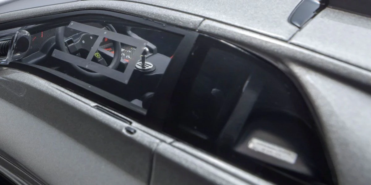 Kyosho 1999 Lamborghini Diablo GTR Silver 1:18 - Image 3