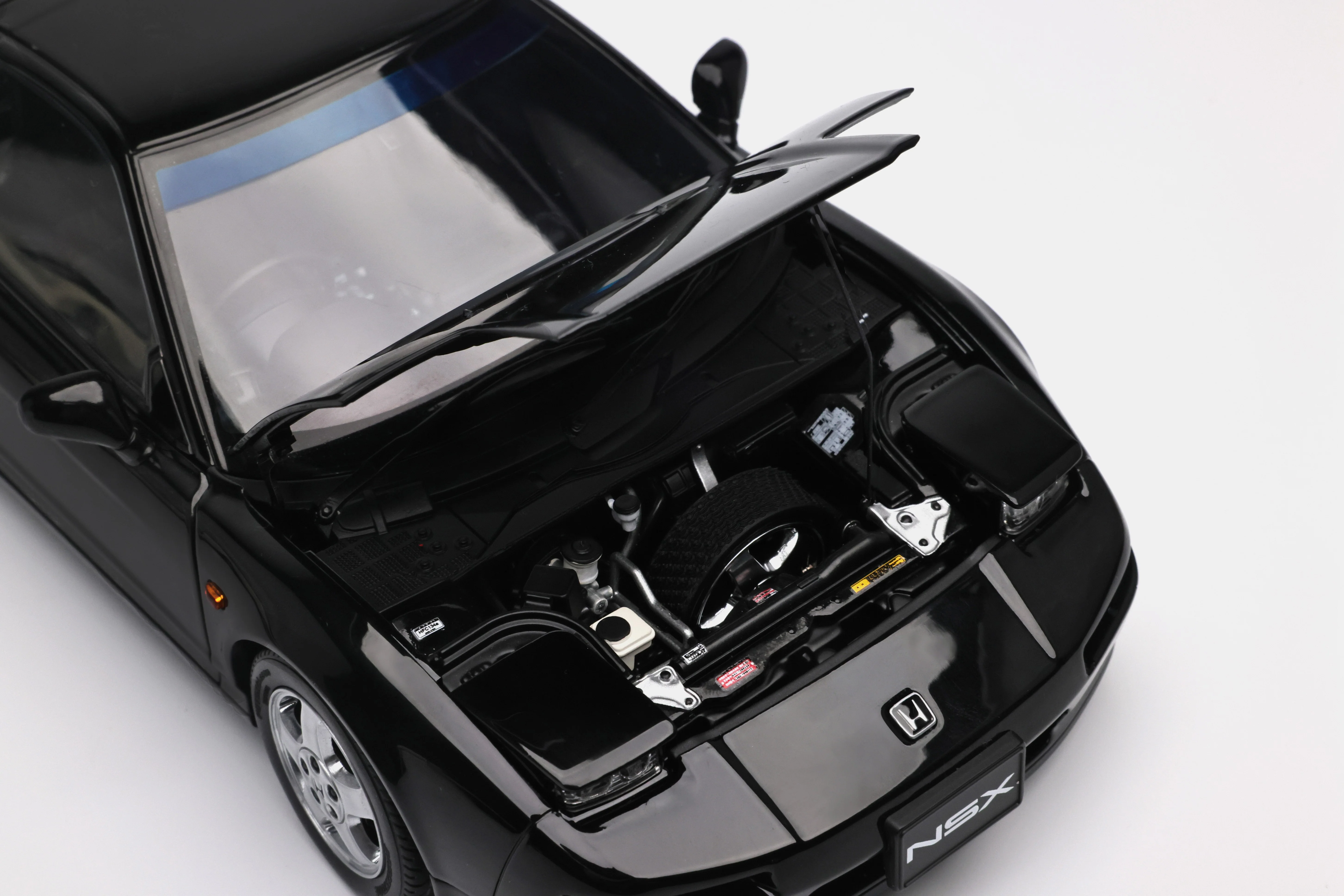 LCD Honda NSX MK1 (NA1) Black 1:18 - Image 6