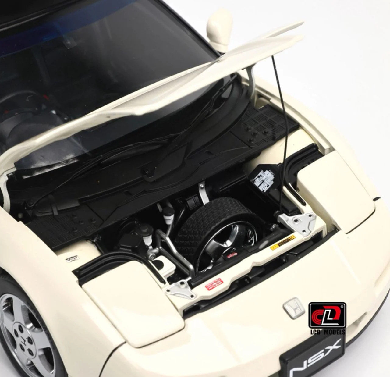 LCD Honda NSX MK1 (NA1) White 1:18 - Image 14
