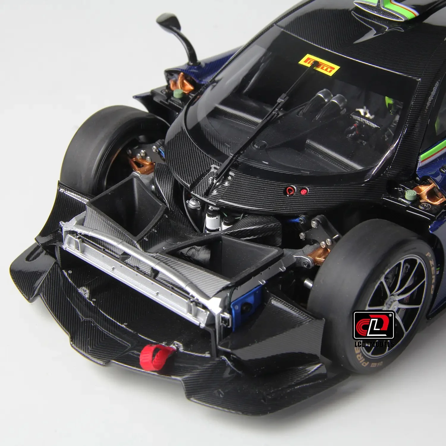 LCD Pagani Huayra R Blue Carbon 1:18 - Image 8
