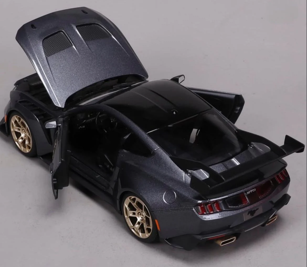 Maisto 2024 Ford USA Mustang GTD 5.2L V8 Coupe Grey 1:18 - Image 11