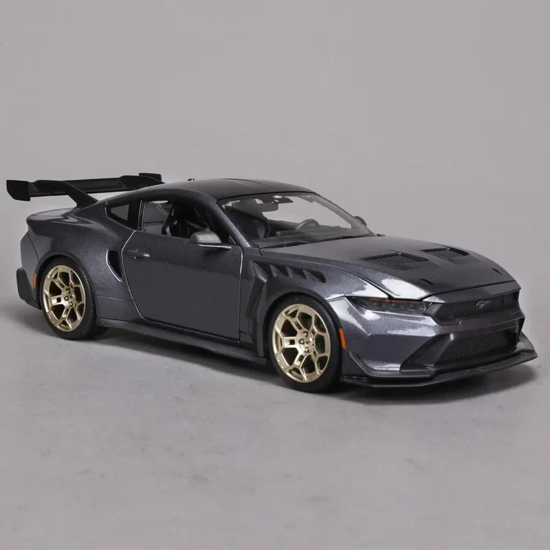 Maisto 2024 Ford USA Mustang GTD 5.2L V8 Coupe Grey 1:18 - Image 6