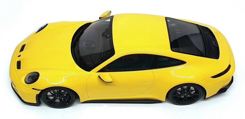 Minichamps 2022 Porsche 911 992 GT3 Touring Yellow w/ Black Wheels 1:18 - Image 4