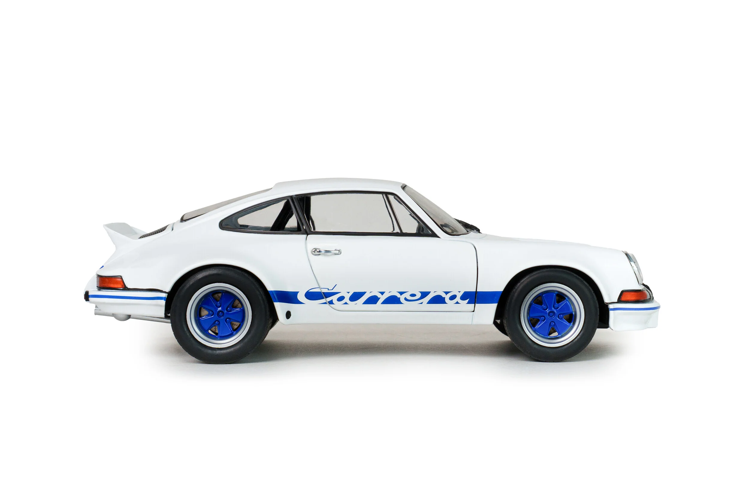 Solido 1973 Porsche 911 Carrera RS 2.7 White w/ Blue Wheels and Deco 1:18 - Image 5
