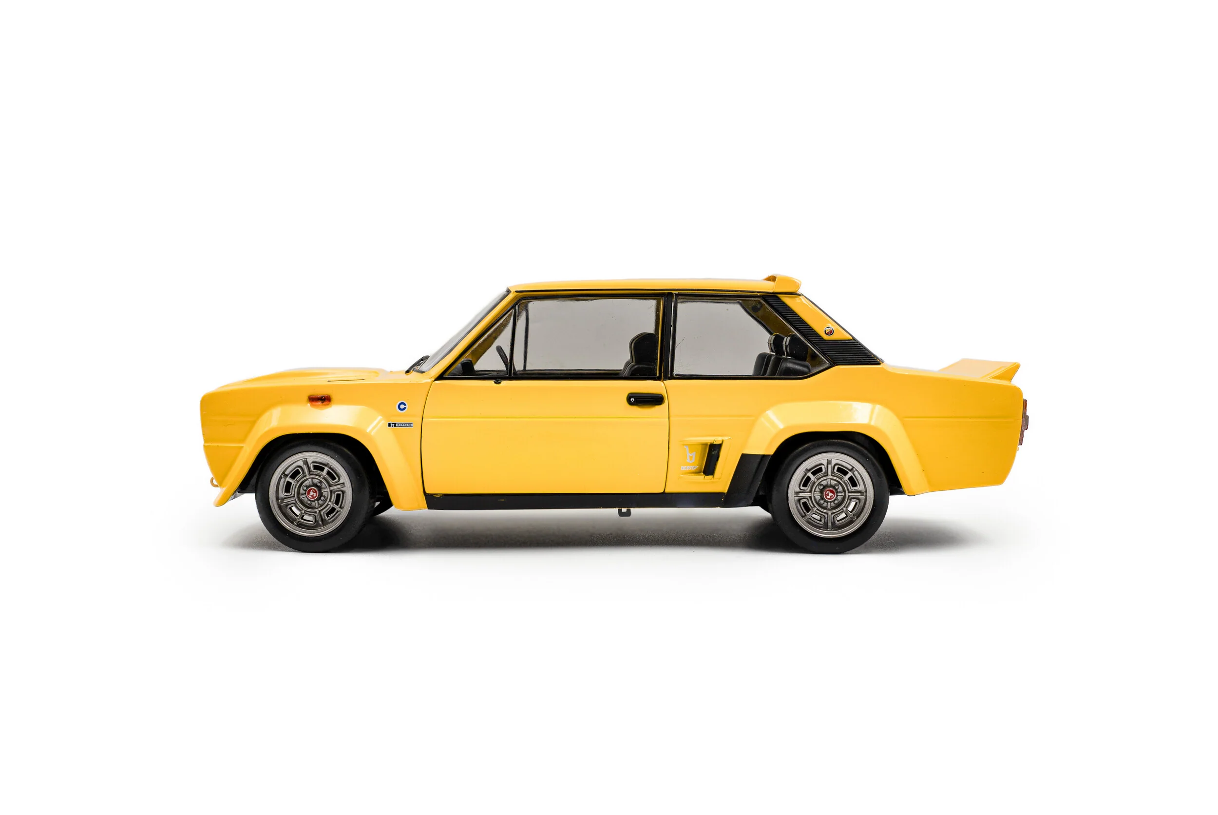 Solido 1980 Fiat 131 Abarth Rally Yellow 1:18 - Image 3